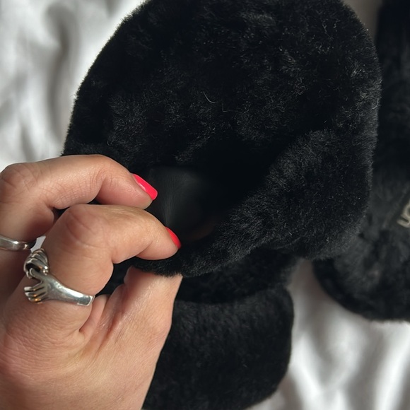 UGG ‘FUZZ YEAH’ SHEEPSKIN SLIDE/SLIPPERS - SIZE 9 - Picture 9 of 14